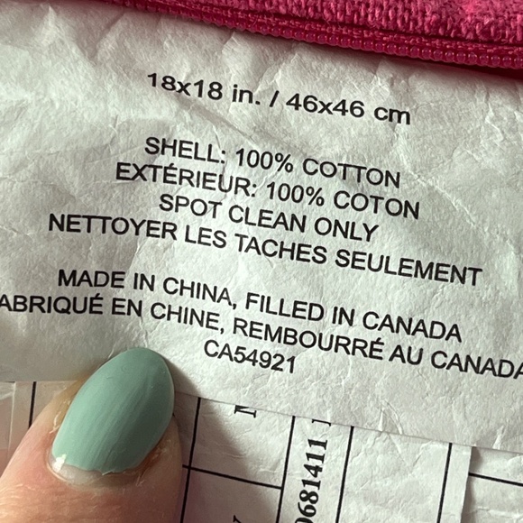 100% linen accent pillow, throw pillow, bright pink, 18 x 18 in, The Bay. - Picture 13 of 16